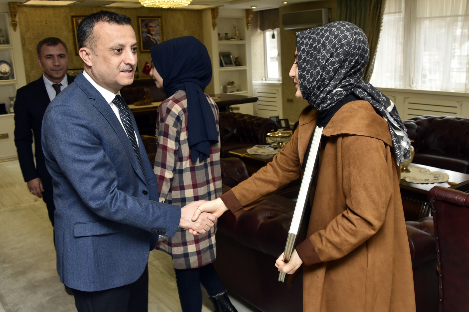 Vali Taşbilek duyarlı gençlere teşekkür etti 2