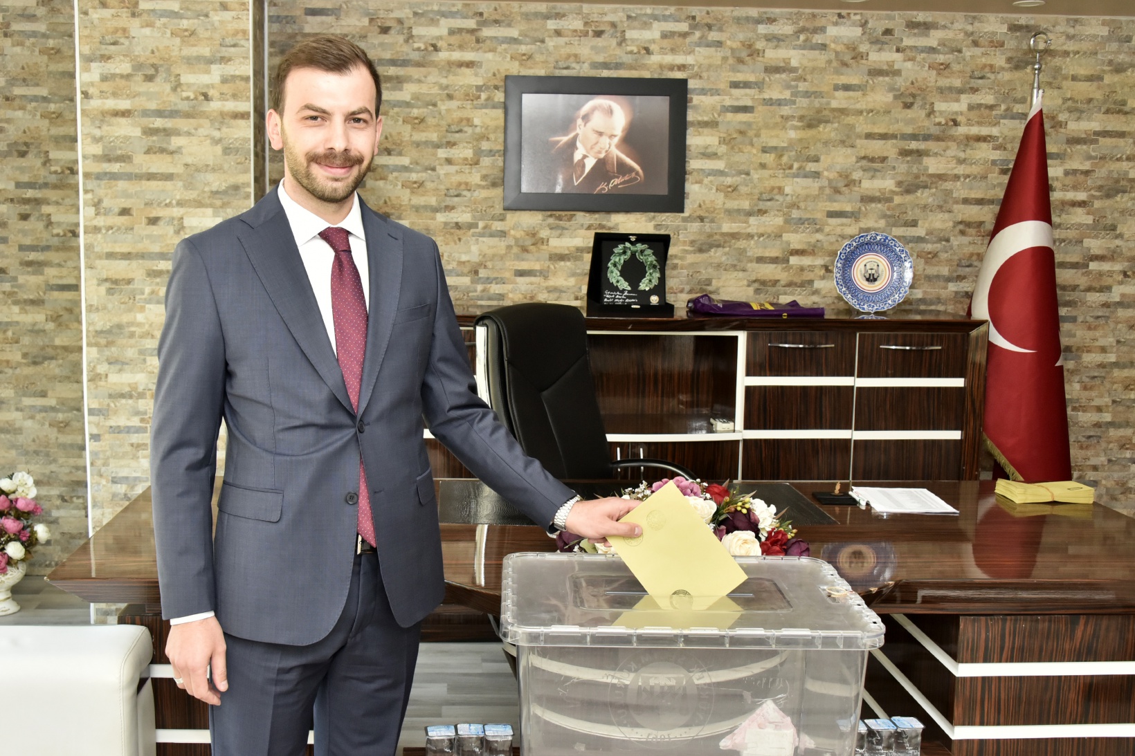 Baro Başkanı Metin Aslan güven tazeledi 26