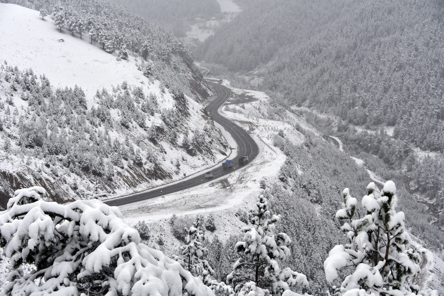 Zigana Dağı 26 Ekim'de beyaz gelinliğini giydi 32