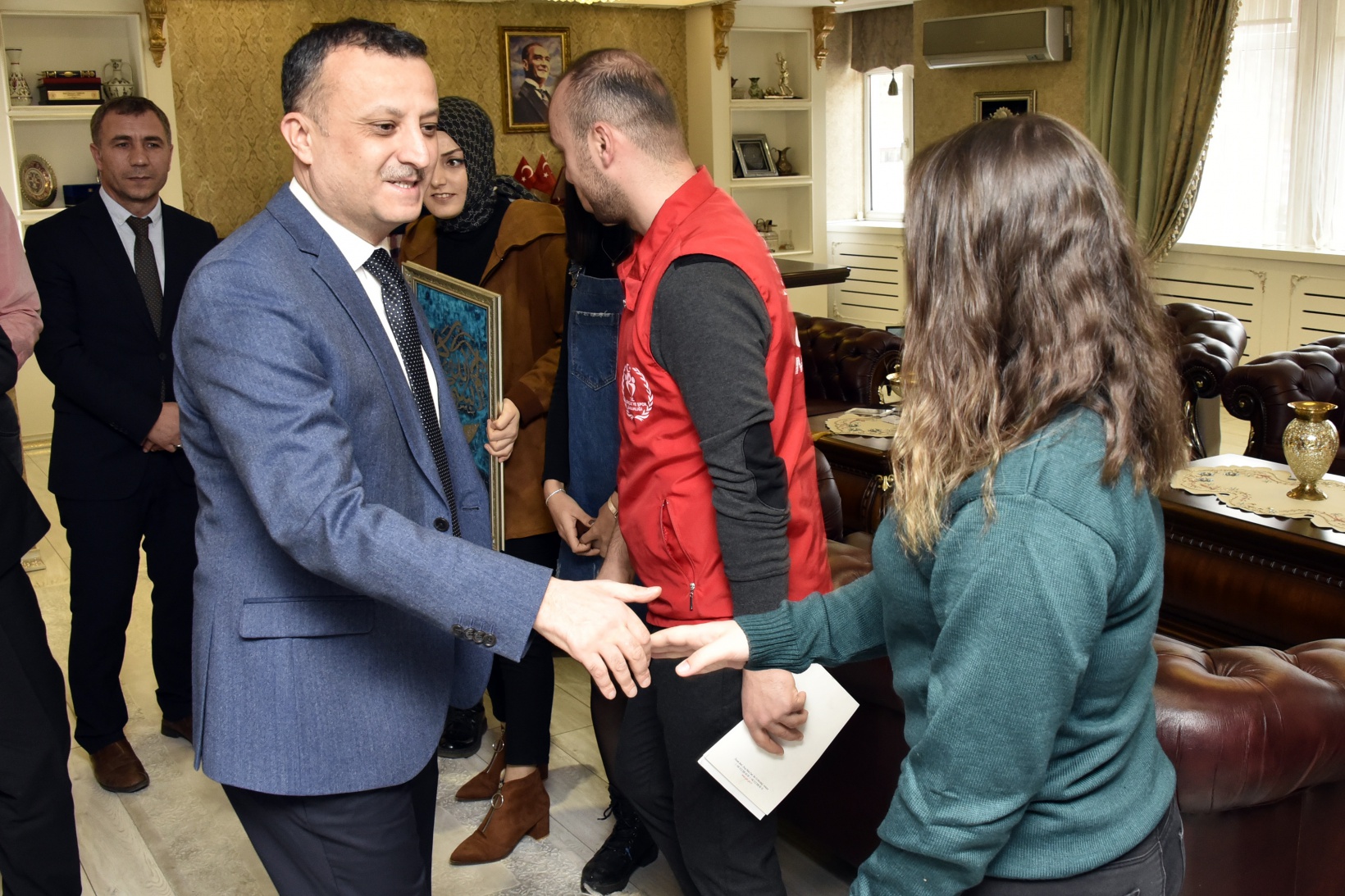 Vali Taşbilek duyarlı gençlere teşekkür etti 5