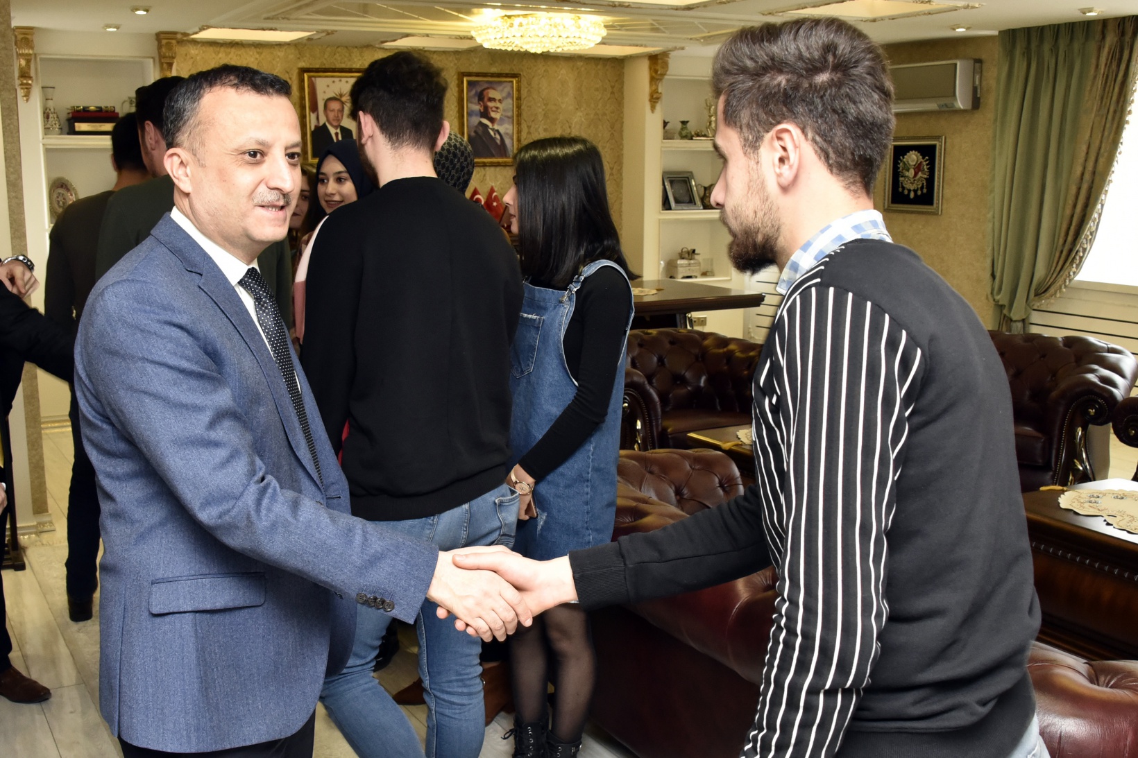 Vali Taşbilek duyarlı gençlere teşekkür etti 14