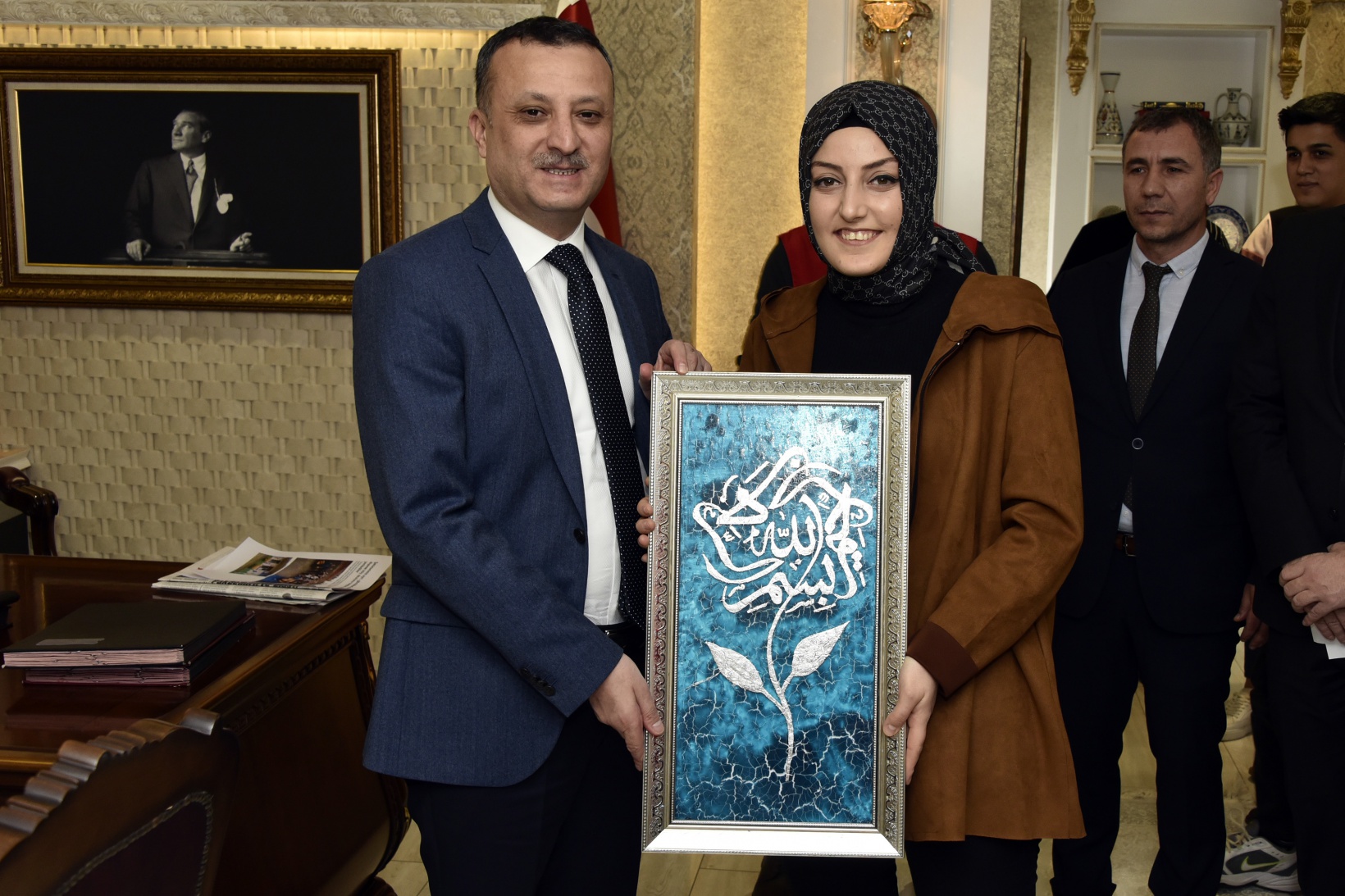 Vali Taşbilek duyarlı gençlere teşekkür etti 11