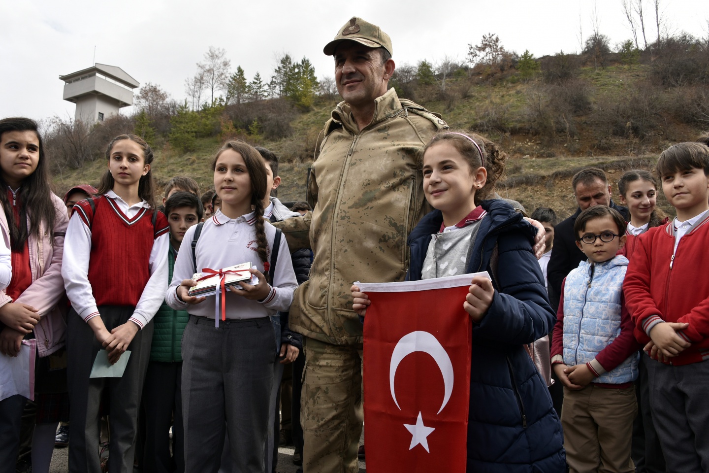 Asker ve polis abilerine mektup yazdılar, resim yaptılar 47
