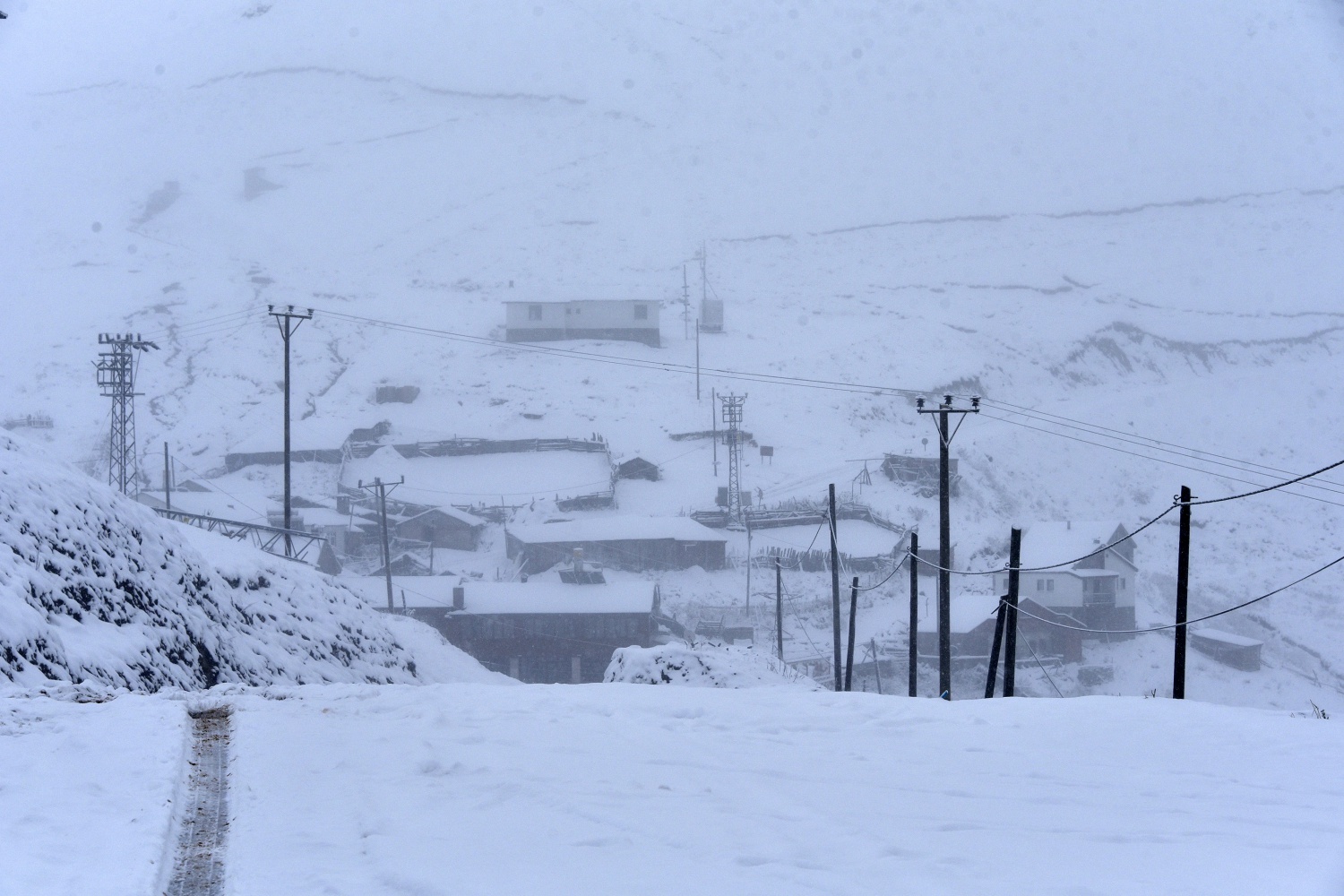 Kar var, pist var ama kayak yapılamıyor 6