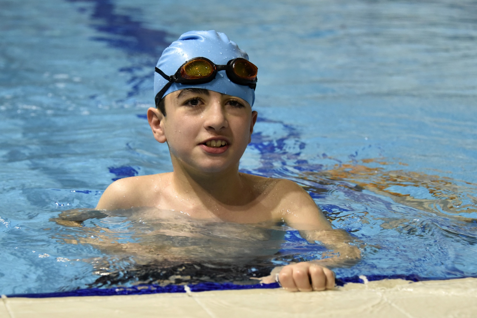 Yüzme ile ameliyattan kurtuldular 12