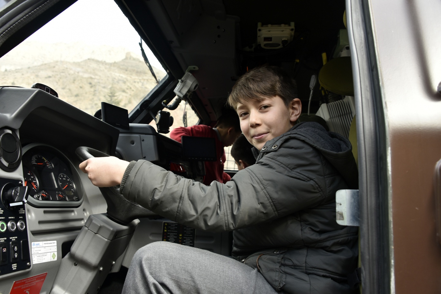 Asker ve polis abilerine mektup yazdılar, resim yaptılar 36