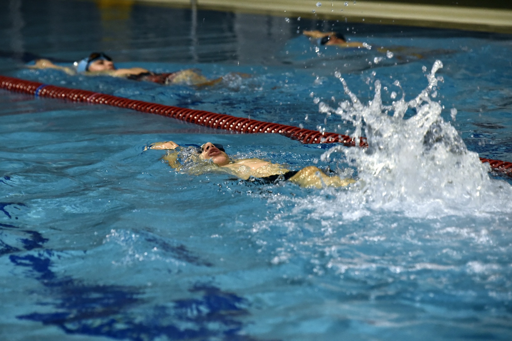 Yüzme ile ameliyattan kurtuldular 22