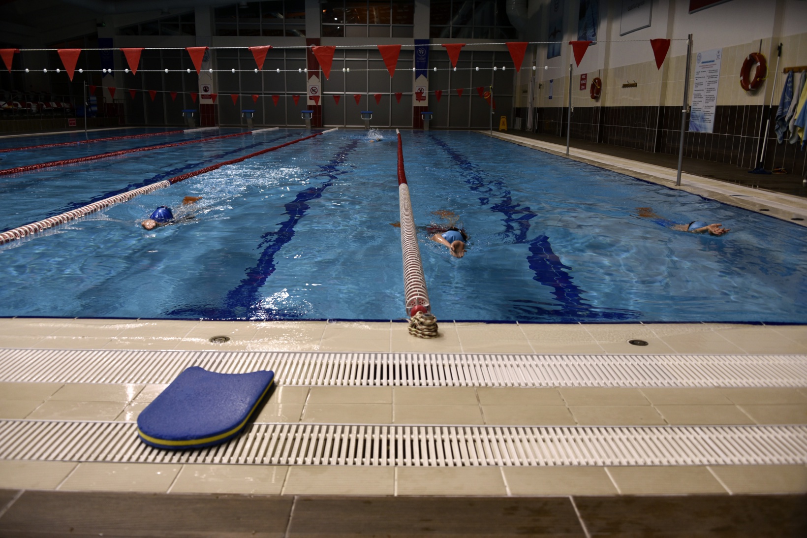 Yüzme ile ameliyattan kurtuldular 16