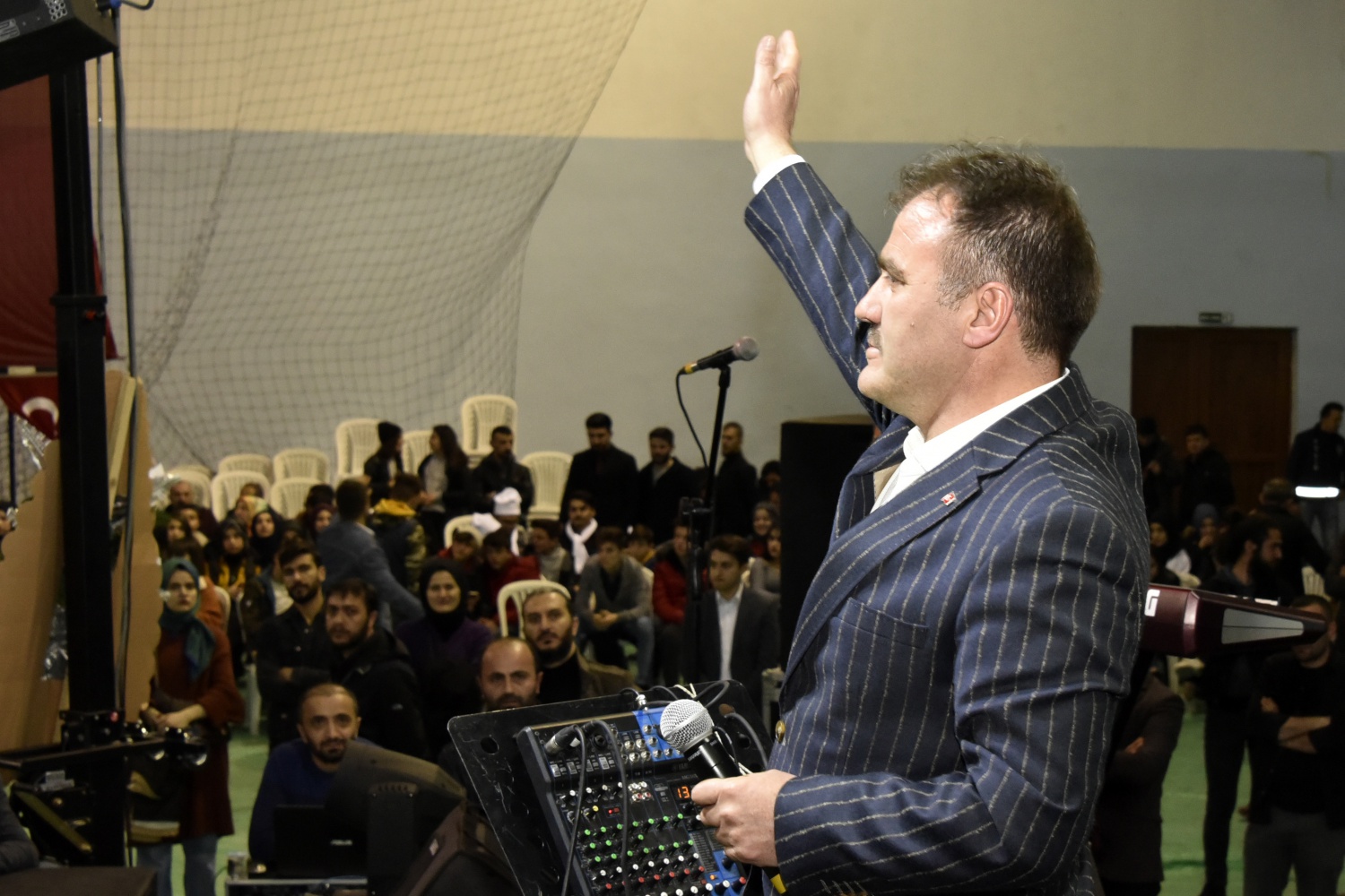 Uğur Işılak Gümüşhane’de sevenleriyle buluştu 3