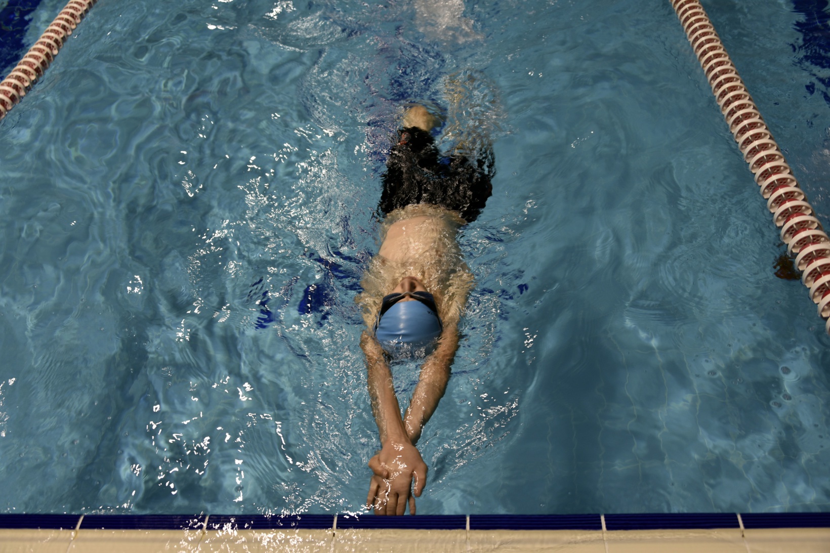 Yüzme ile ameliyattan kurtuldular 14