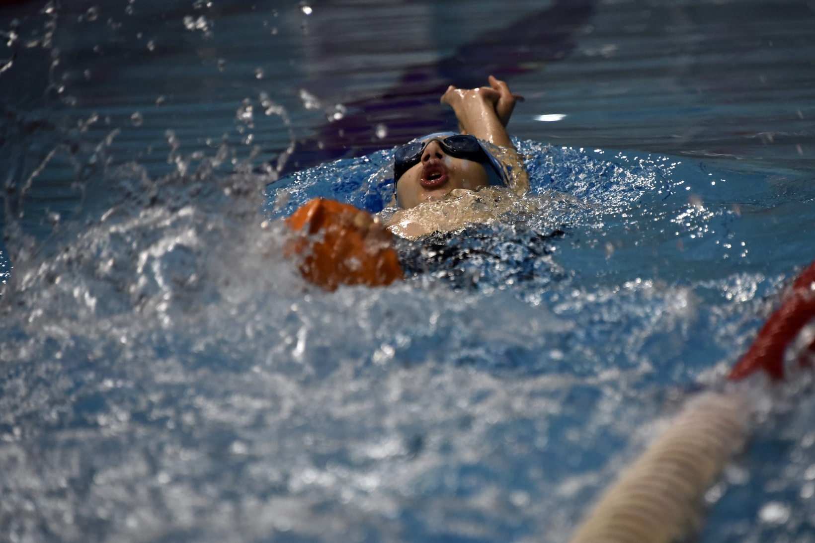 Yüzme ile ameliyattan kurtuldular 3