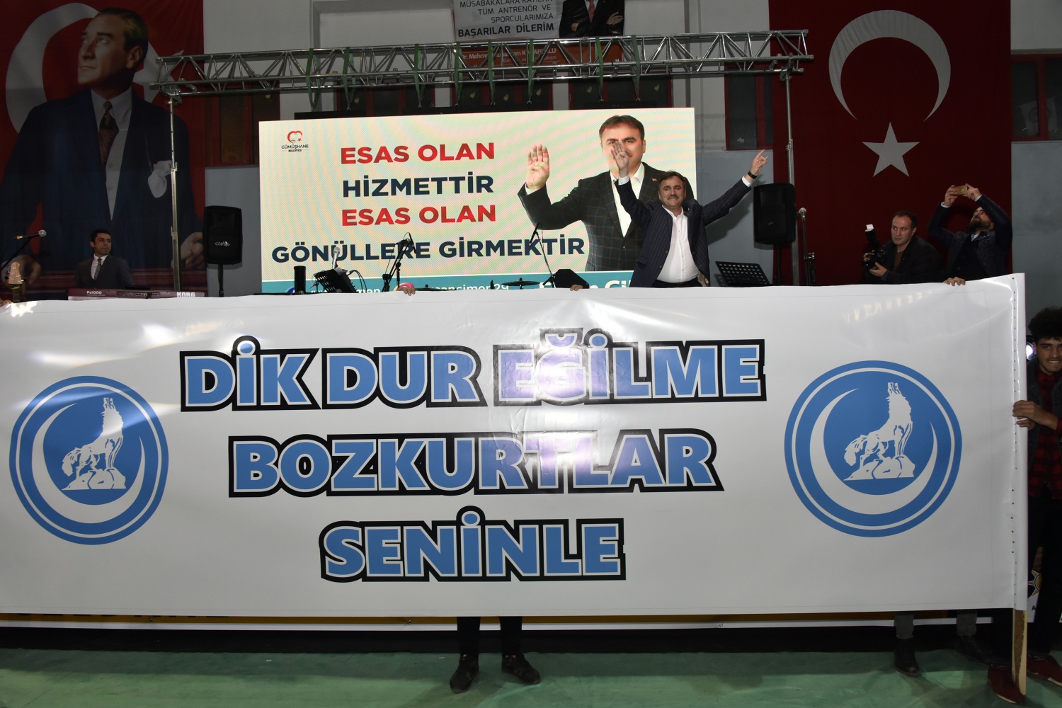 Uğur Işılak Gümüşhane’de sevenleriyle buluştu 14