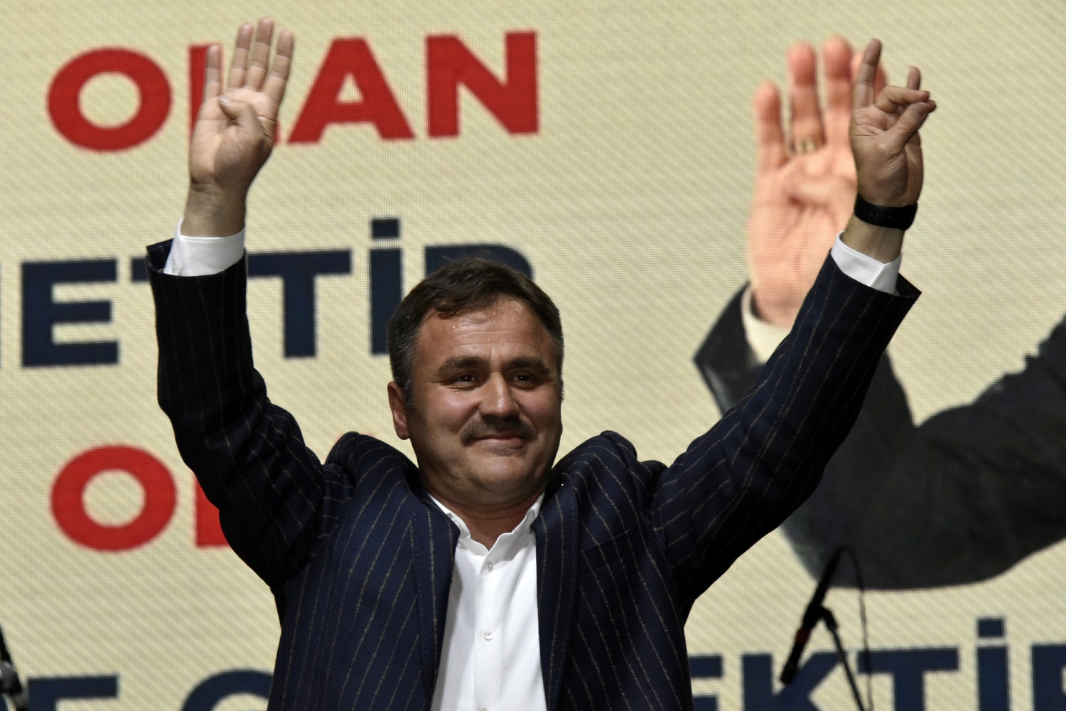 Uğur Işılak Gümüşhane’de sevenleriyle buluştu 15