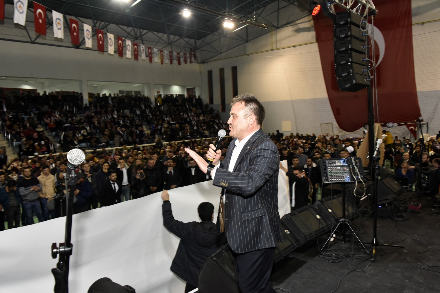 Uğur Işılak Gümüşhane’de sevenleriyle buluştu 16