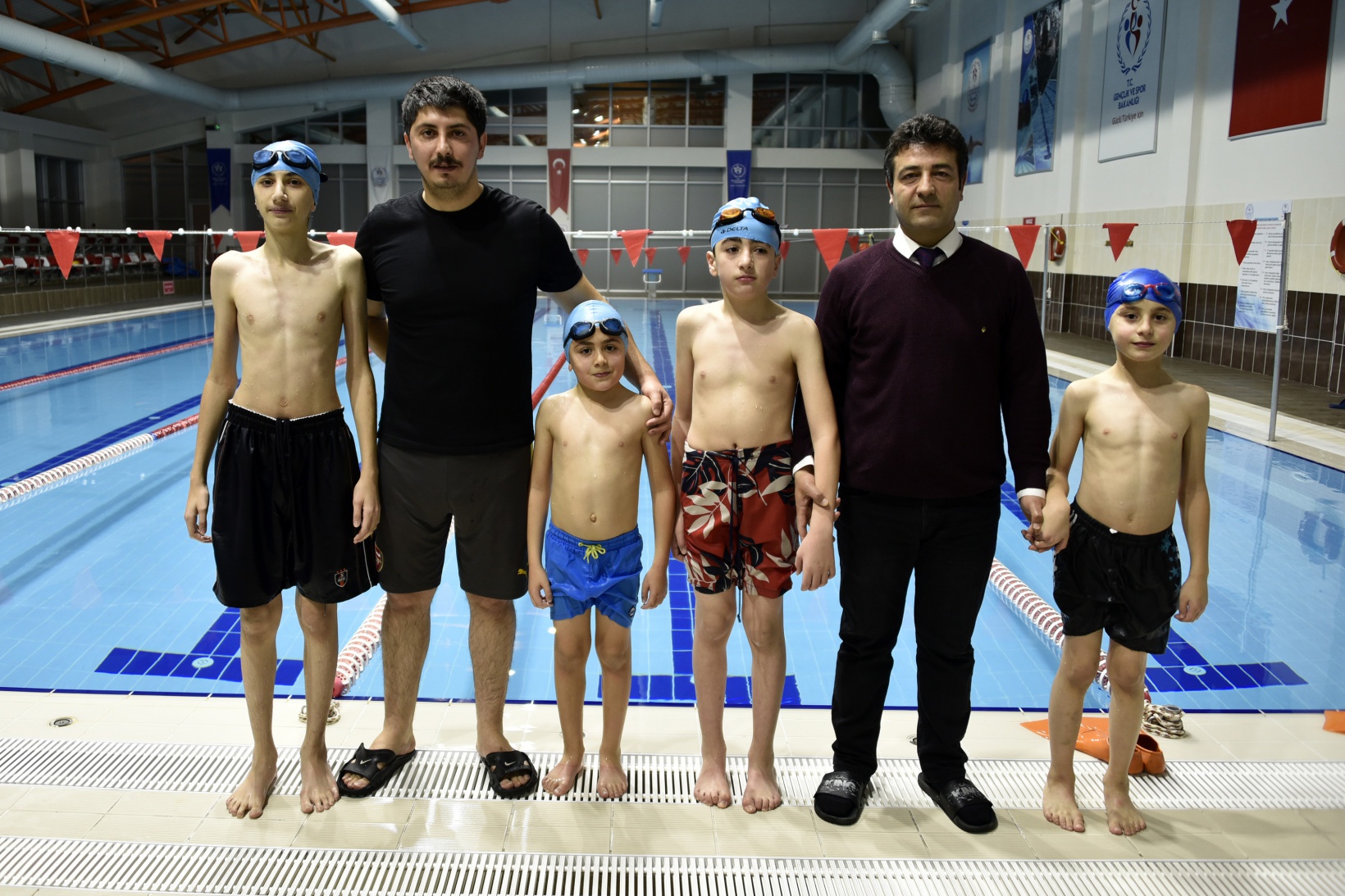 Yüzme ile ameliyattan kurtuldular 19