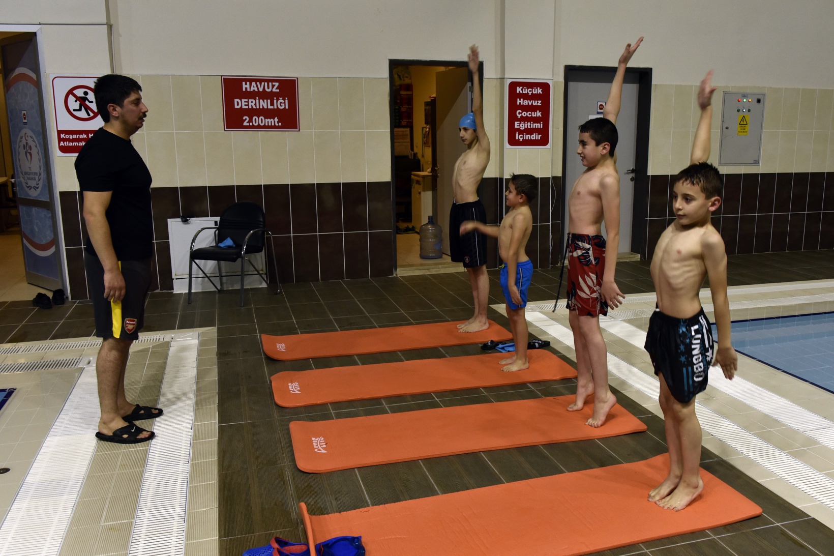 Yüzme ile ameliyattan kurtuldular 15