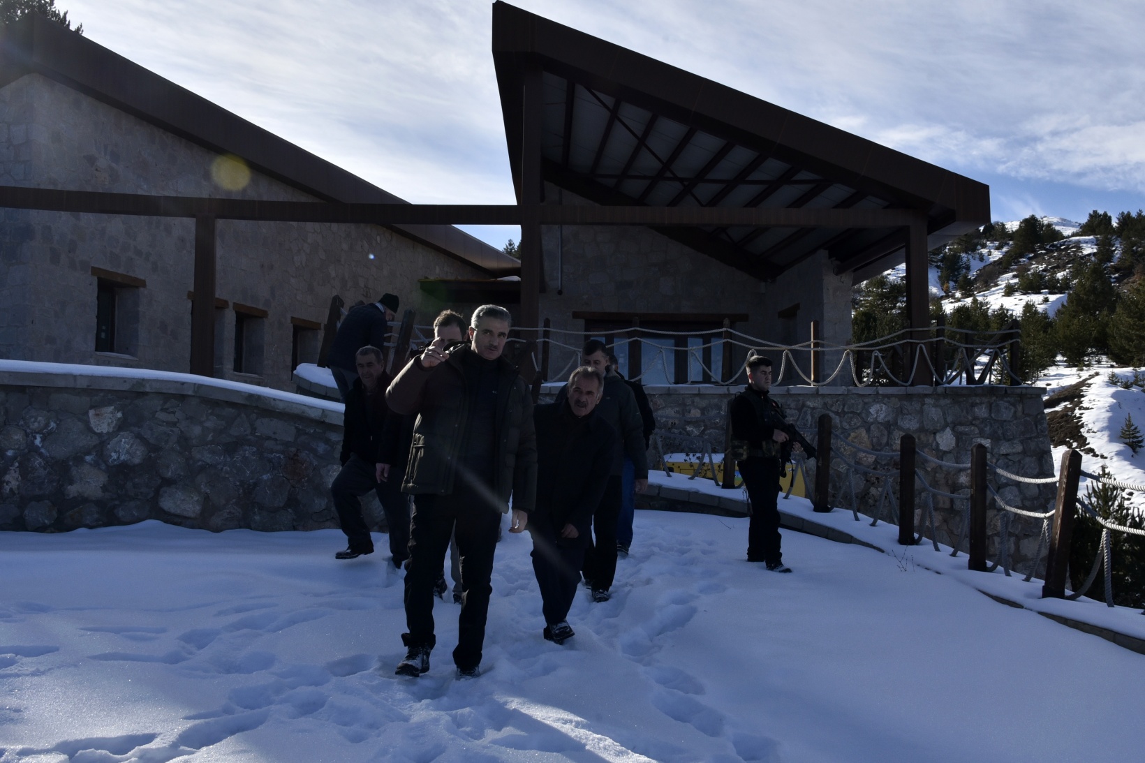 Vali Baruş, Gümüşhane’nin tarihi kalelerini inceledi 1