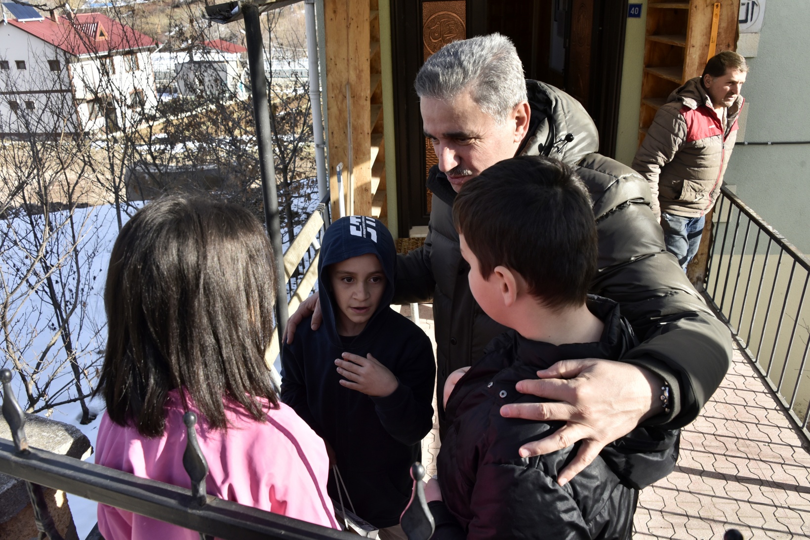 Vali Baruş, Gümüşhane’nin tarihi kalelerini inceledi 25