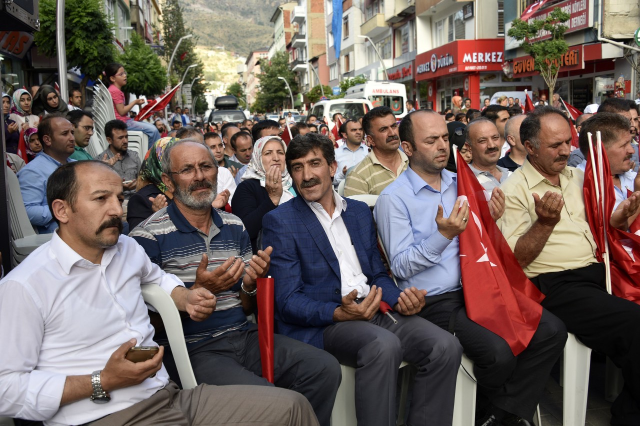 Gümüşhane’de sağlık ve sosyal hizmet çalışanlarından darbe tepkisi 11