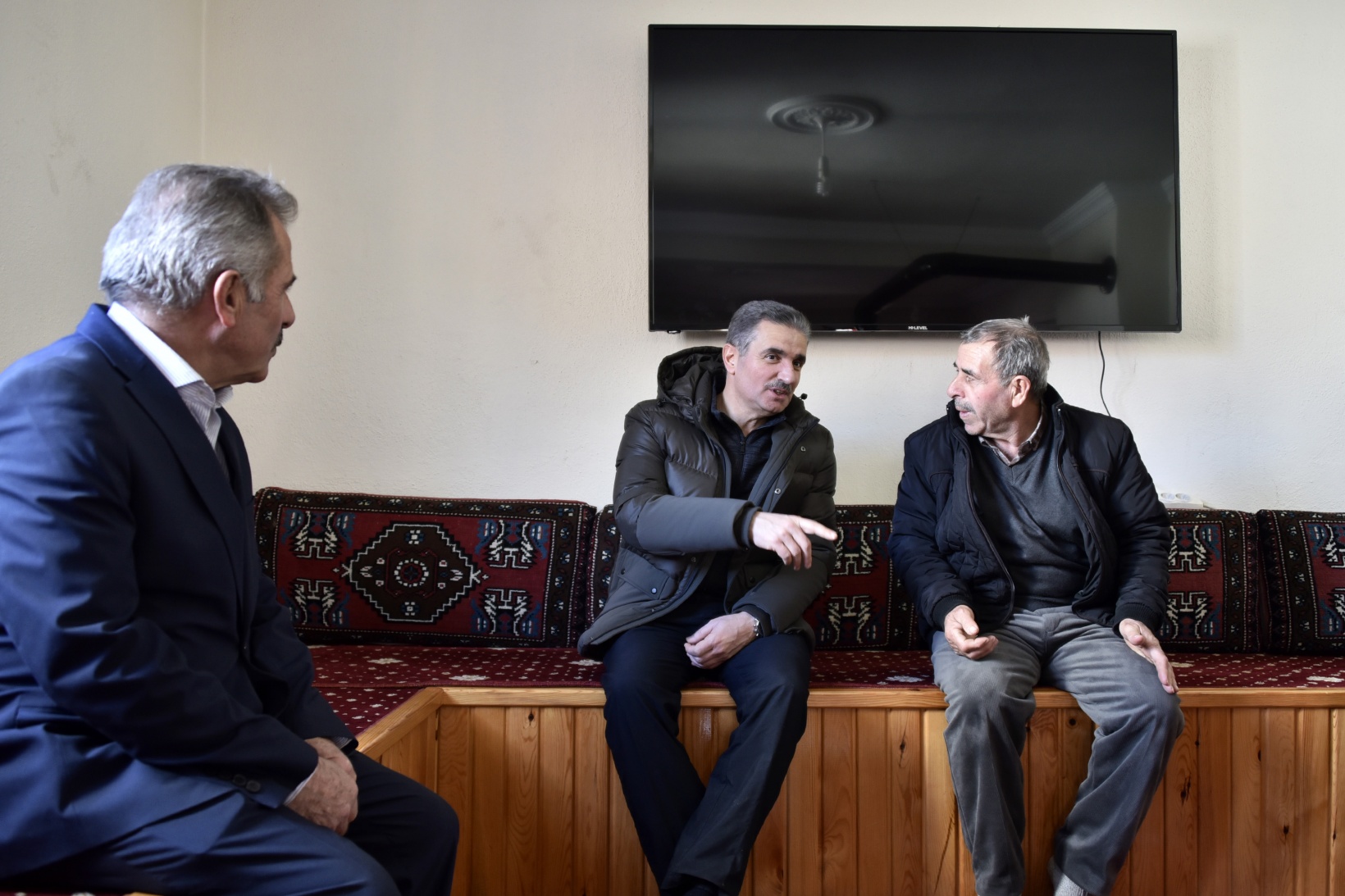 Vali Baruş, Gümüşhane’nin tarihi kalelerini inceledi 8