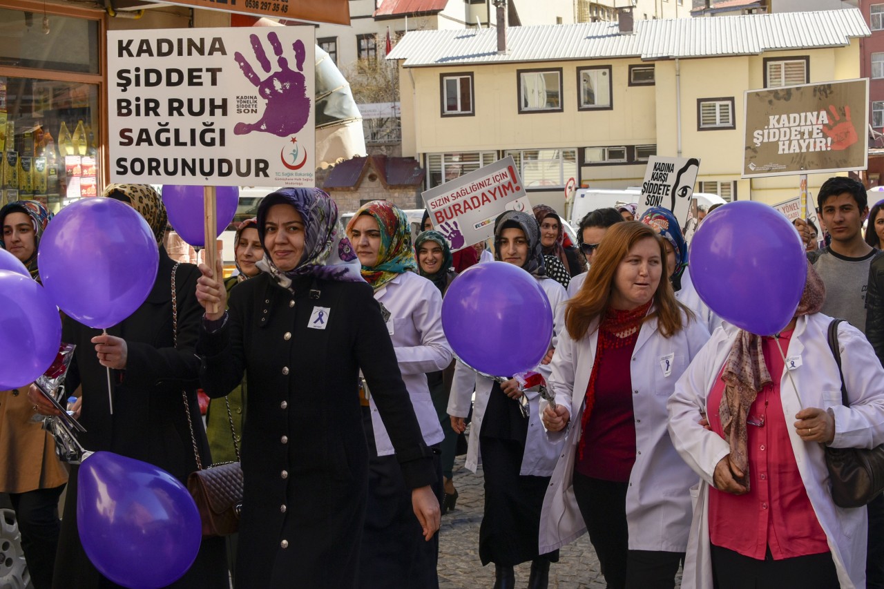 Gümüşhane’de Kadına Şiddete Hayır Yürüyüşü Düzenlendi 2