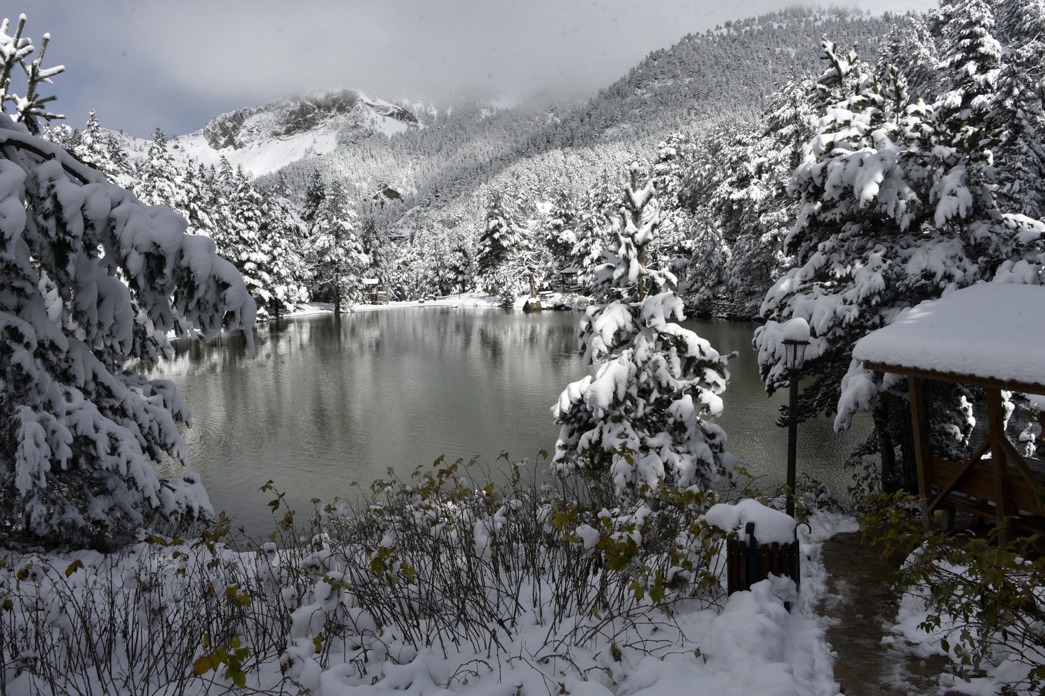 Limni Gölü beyaz cenneti andırıyor 20