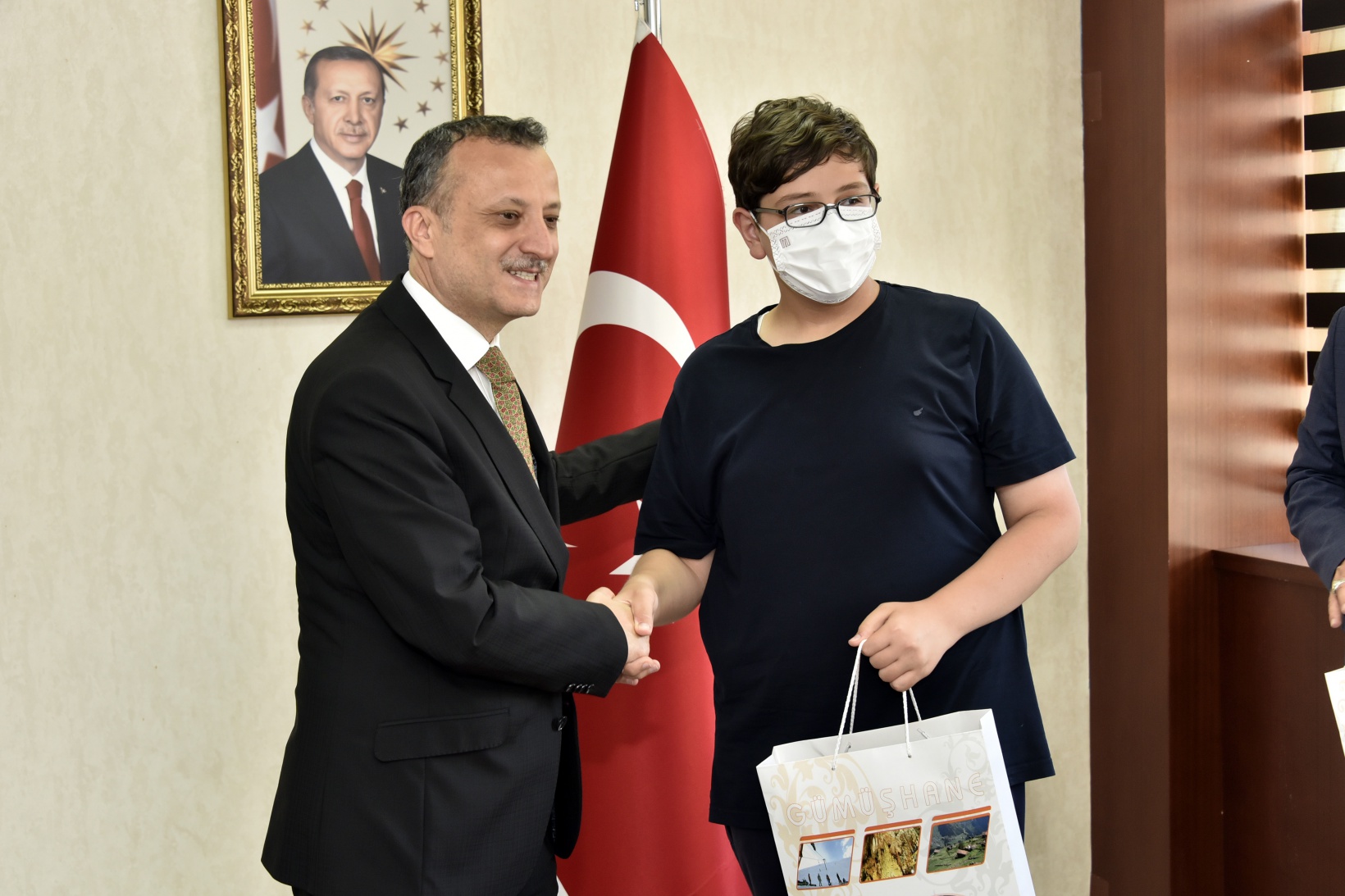 Gümüşhane’de LGS’nin başarılı öğrencileri ödüllendirildi 12