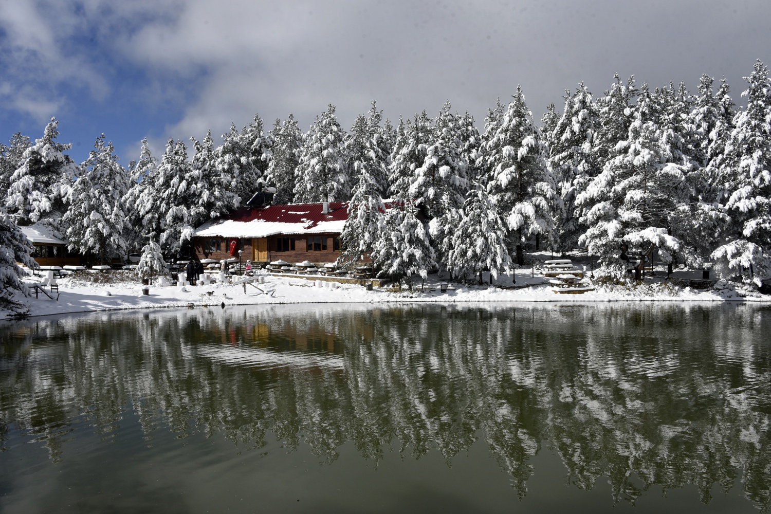 Limni Gölü beyaz cenneti andırıyor 23