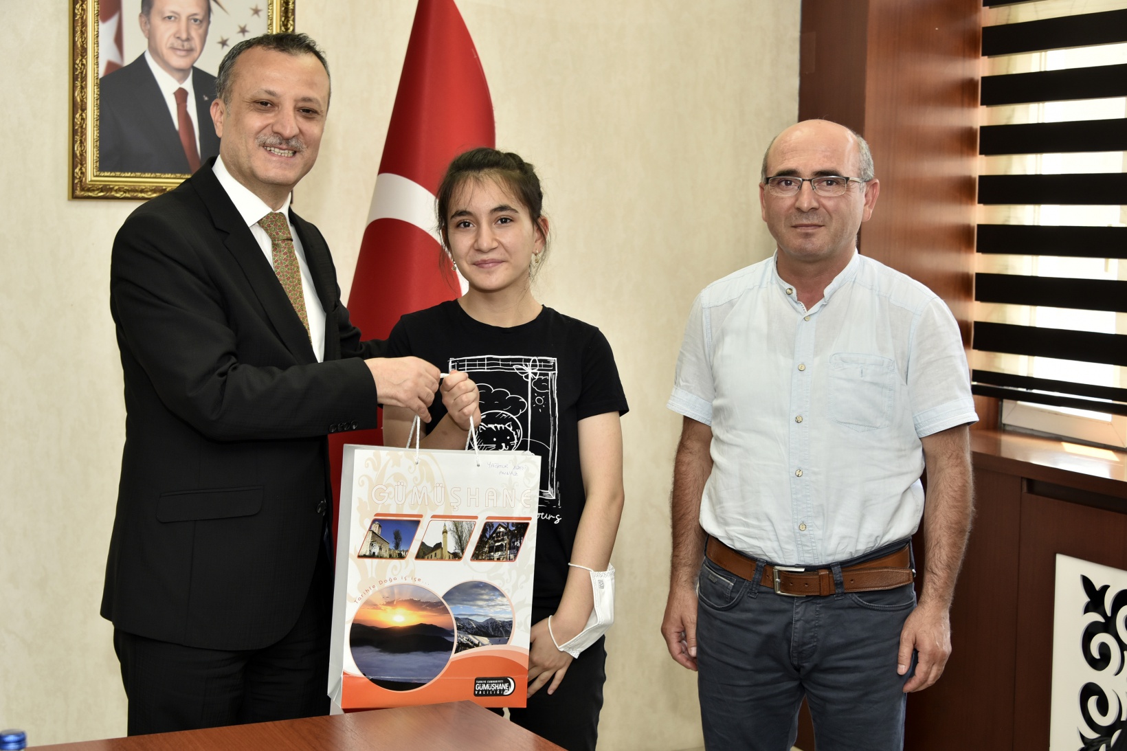 Gümüşhane’de LGS’nin başarılı öğrencileri ödüllendirildi 14