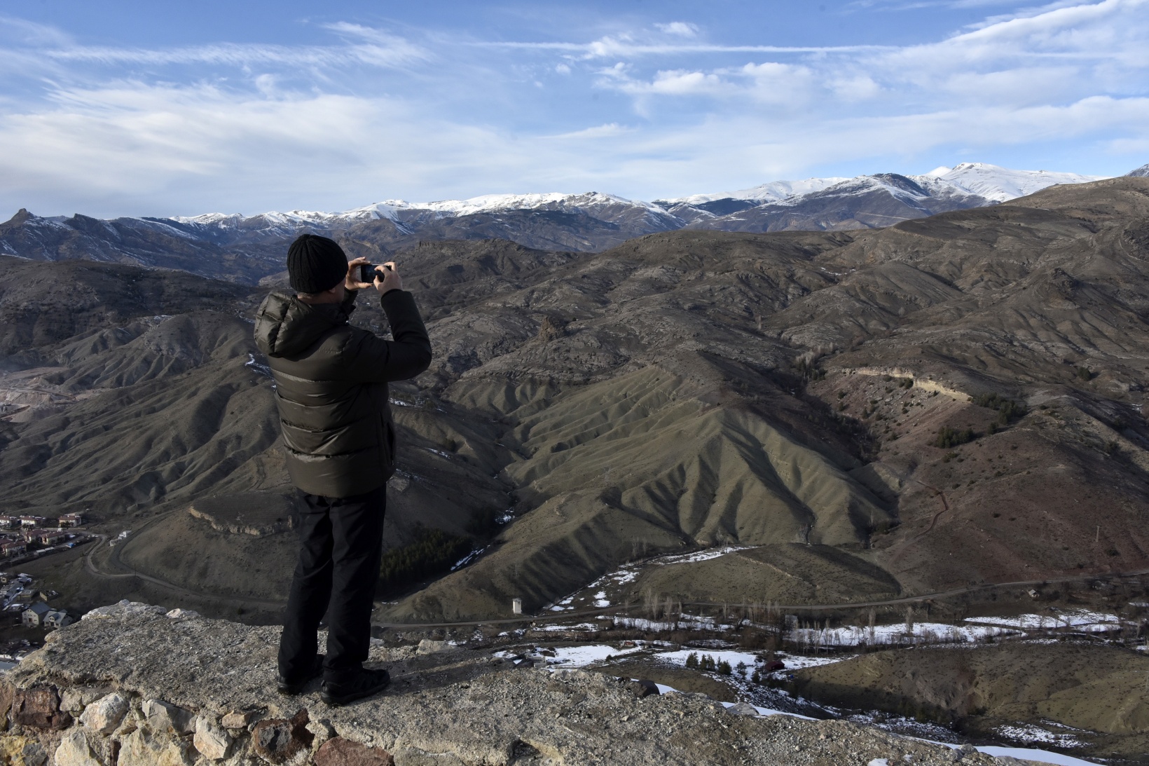 Vali Baruş, Gümüşhane’nin tarihi kalelerini inceledi 14
