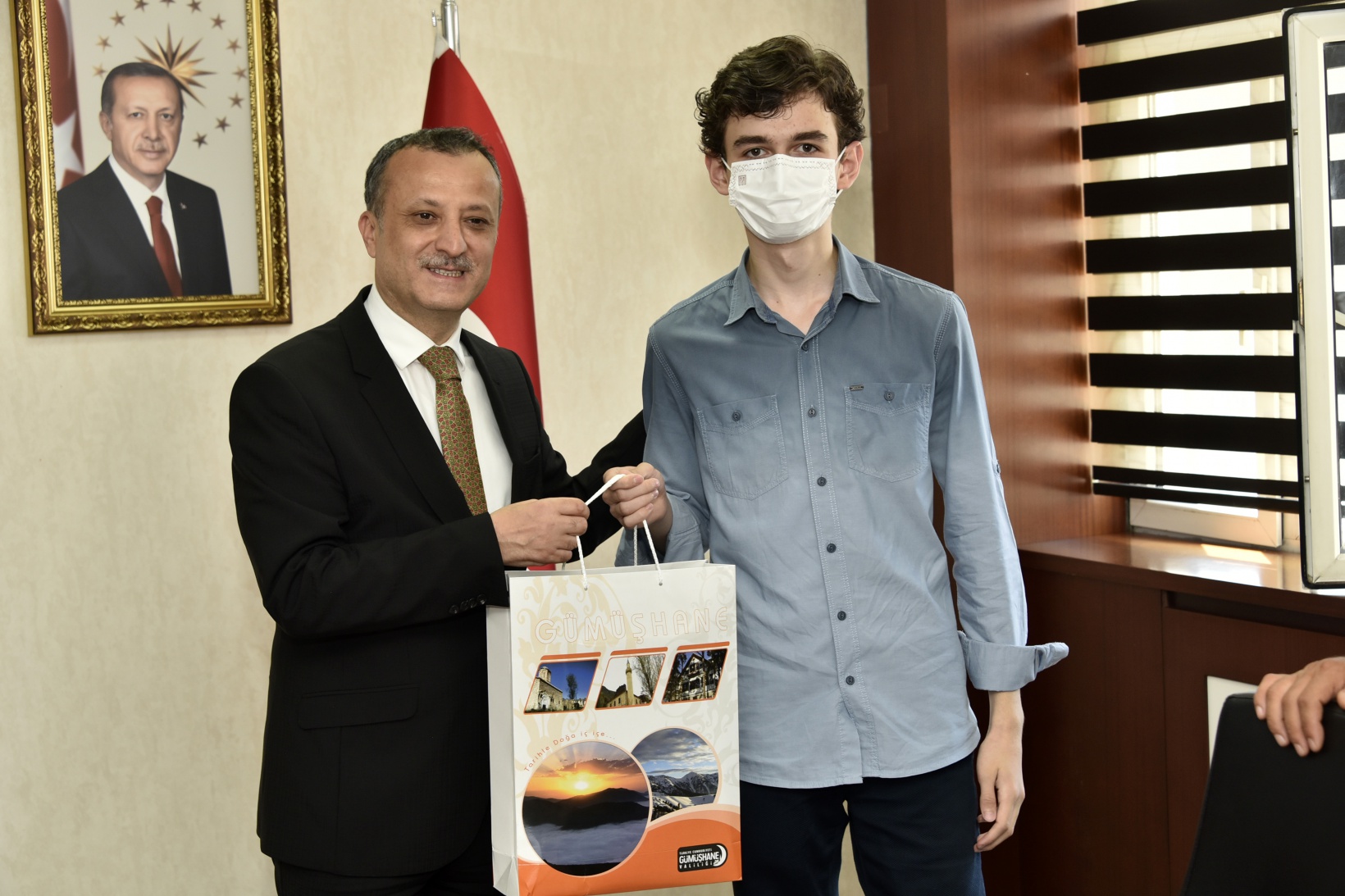 Gümüşhane’de LGS’nin başarılı öğrencileri ödüllendirildi 15