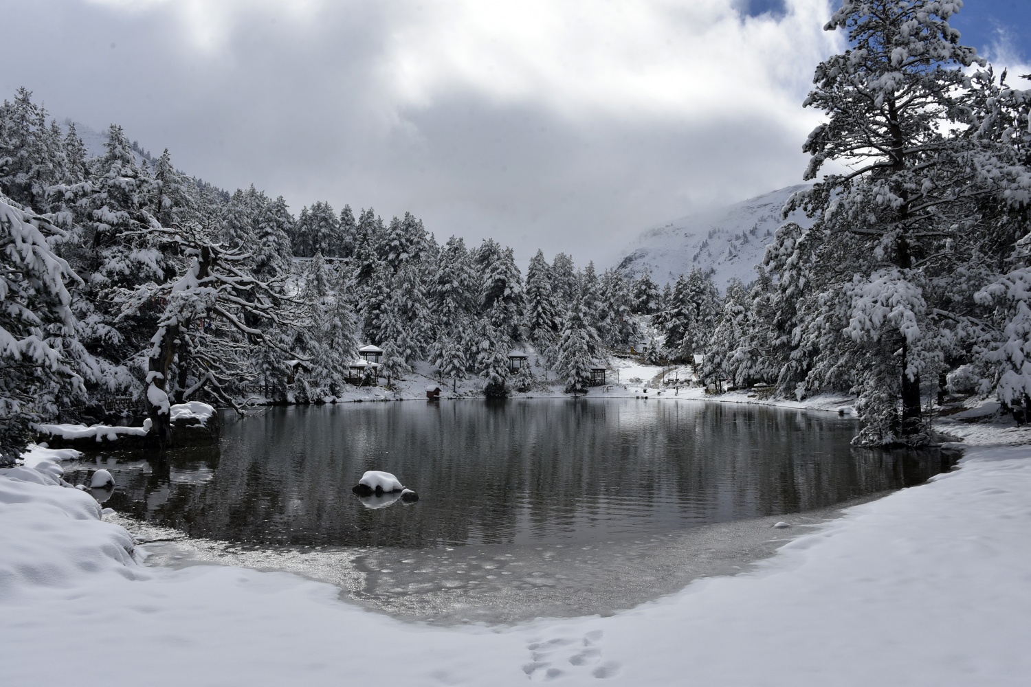 Limni Gölü beyaz cenneti andırıyor 29