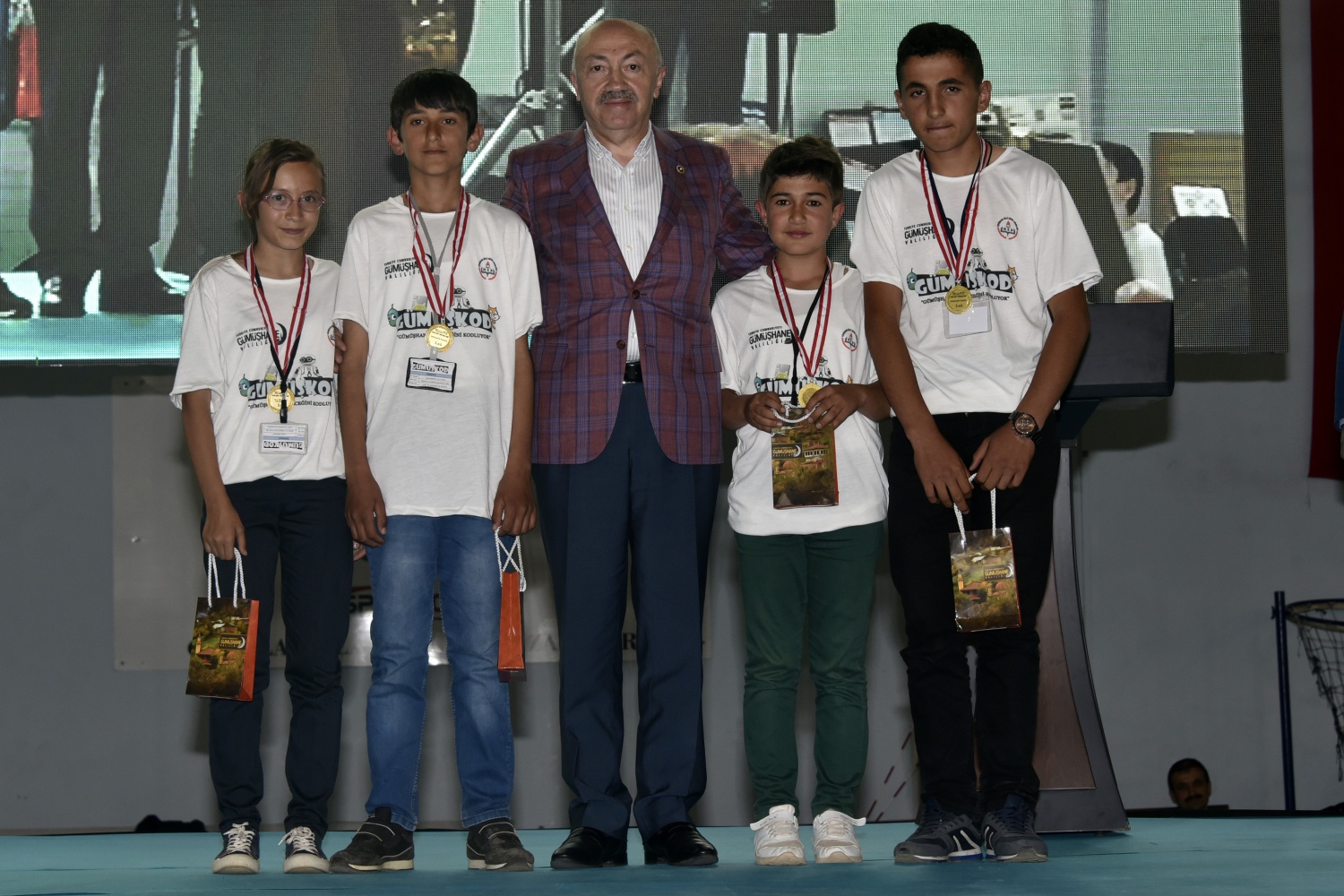 Başbakan Yardımcısı Fikri Işık Gümüşhane’de 64