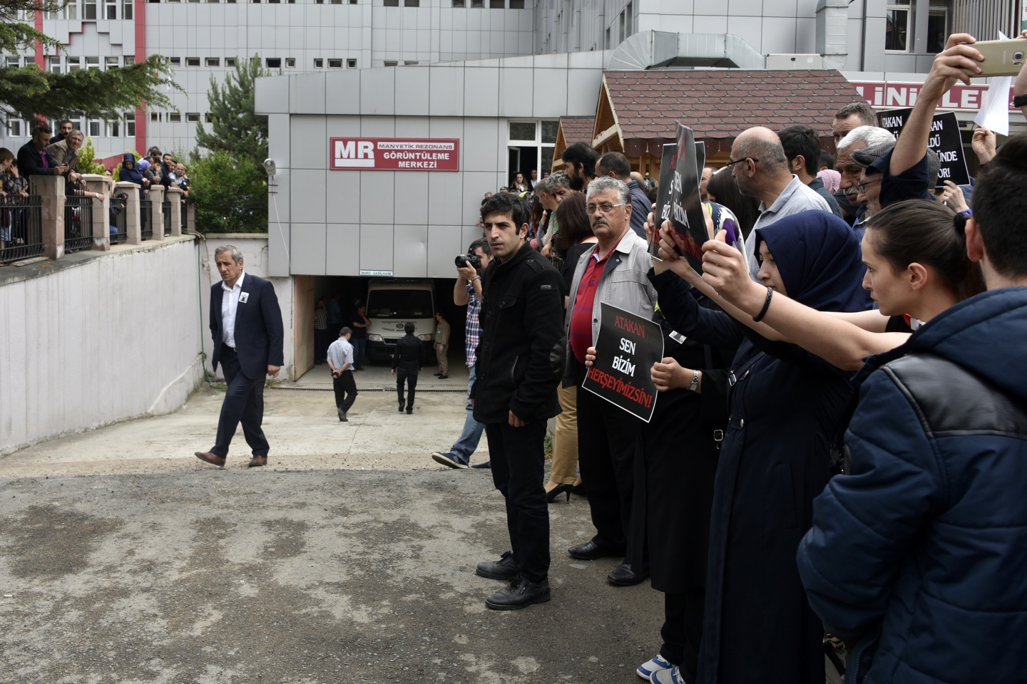 Atakan memleketine uğurlandı 17