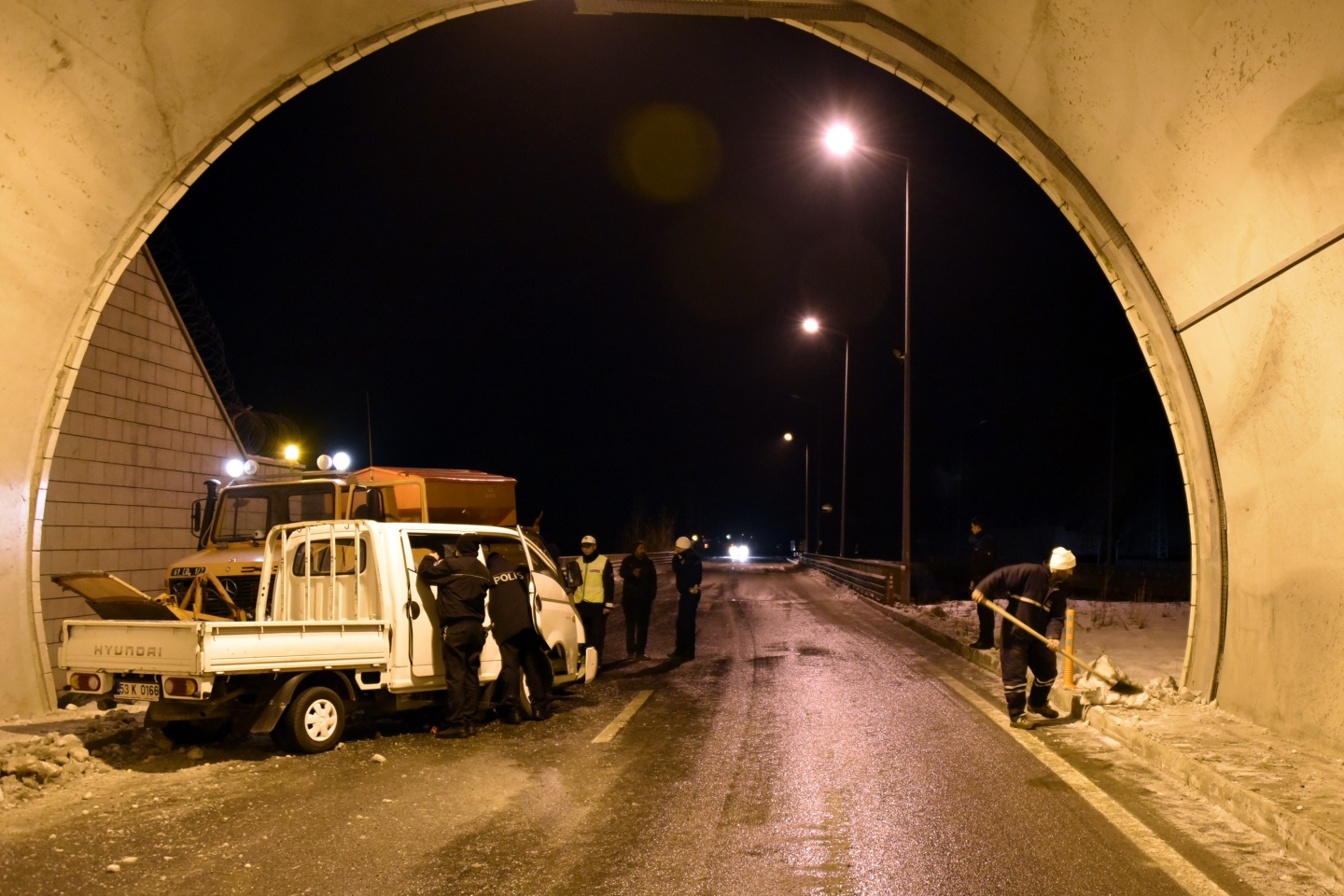 Gizli buzlanma Gümüşhane’de kazaya sebep oldu: 2 yaralı 9