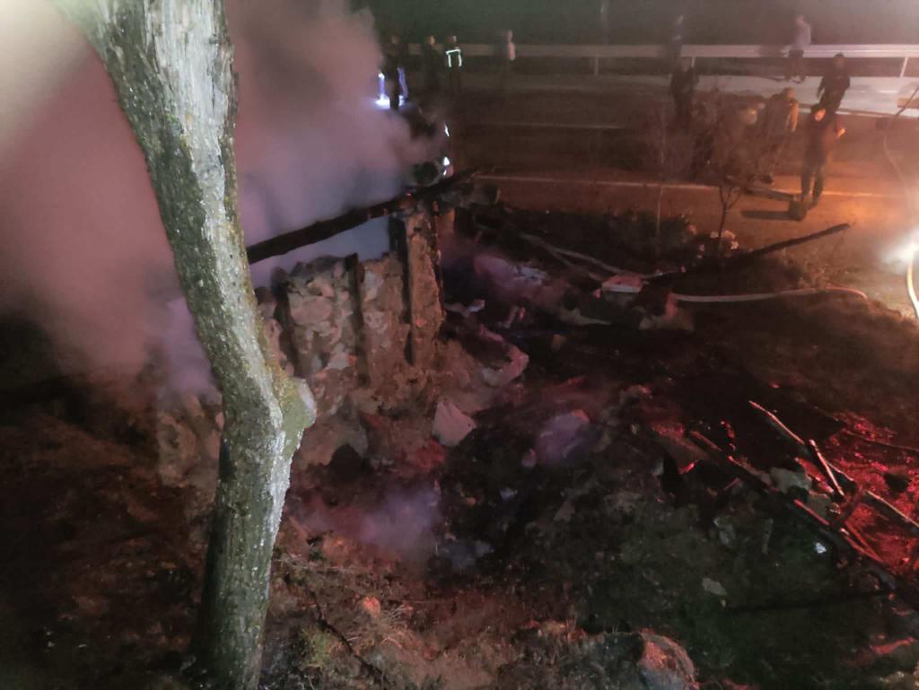 Şiran'da gece yarısı korkutan yangın 7