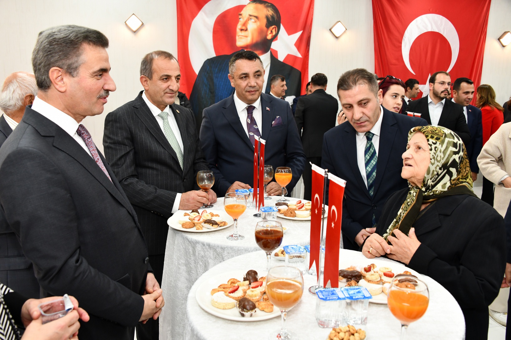 Gümüşhane’de 29 Ekim coşkusu fener alayı ve kabul töreniyle taçlandı 26