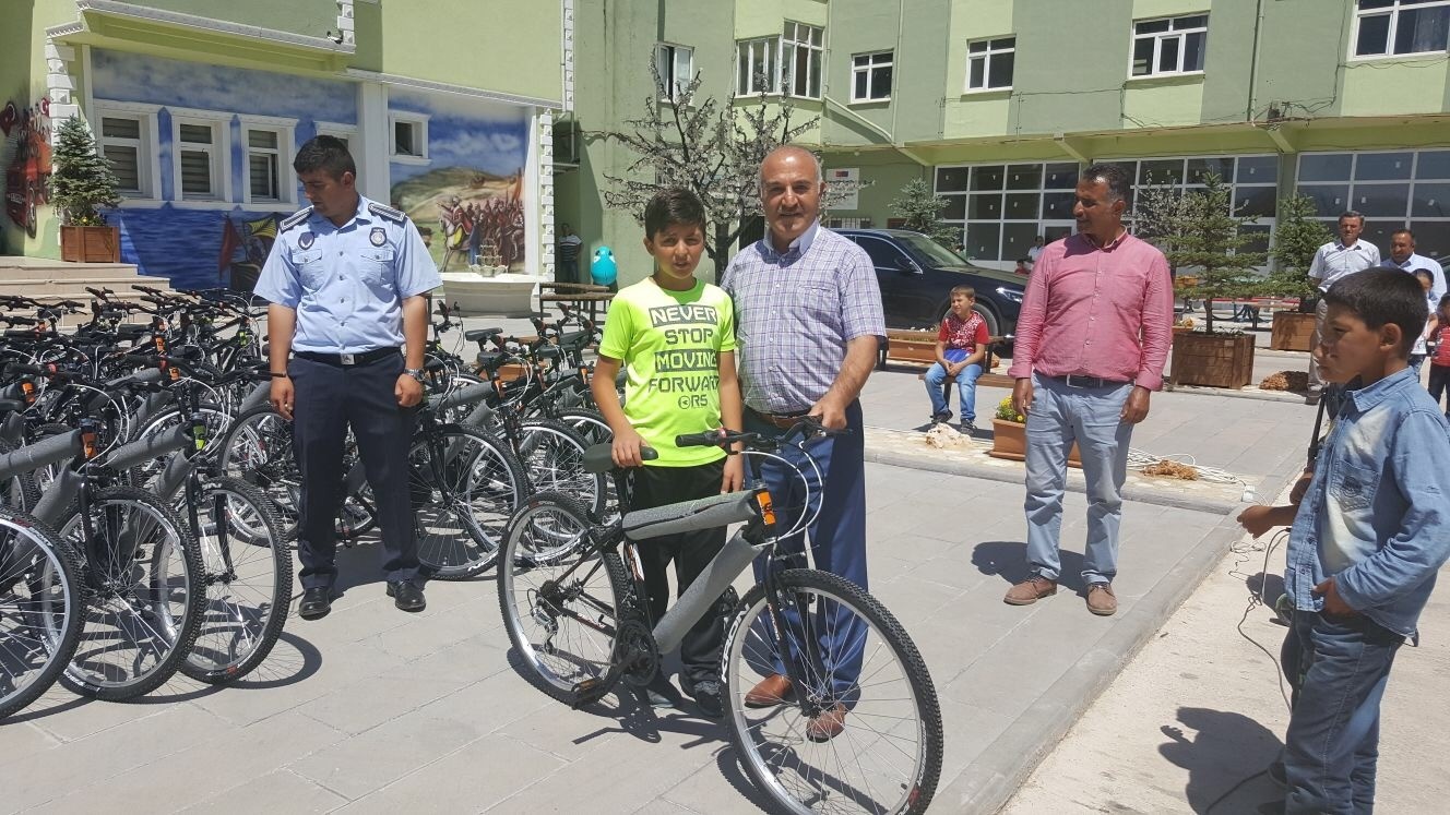 Köse Belediyesinden öğrencilere jest 1