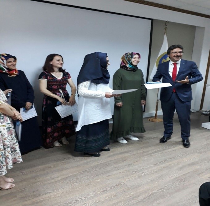 Birlik Vakfı'nın Osmanlıca kursu sona erdi 6