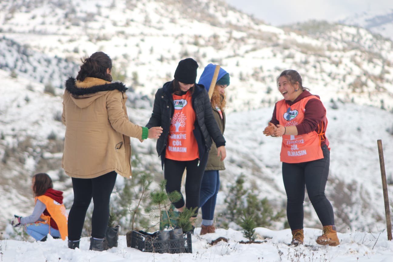 TEMA 500 fidanı toprakla buluşturdu 22