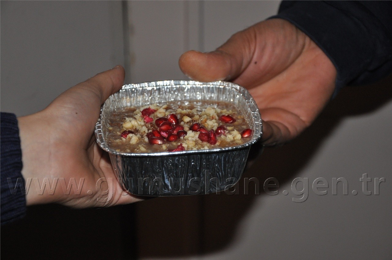 Gönüller Arasındaki Köprü: Aşure 3