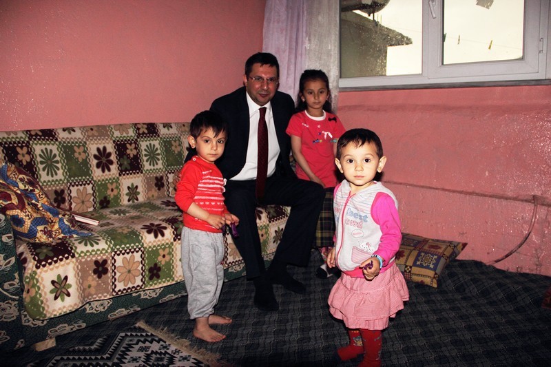 Kürtün'de İhtiyaç Sahibi Öğrencilere Ders Çalışma Masası ve Koltuk Dağıtıldı 5