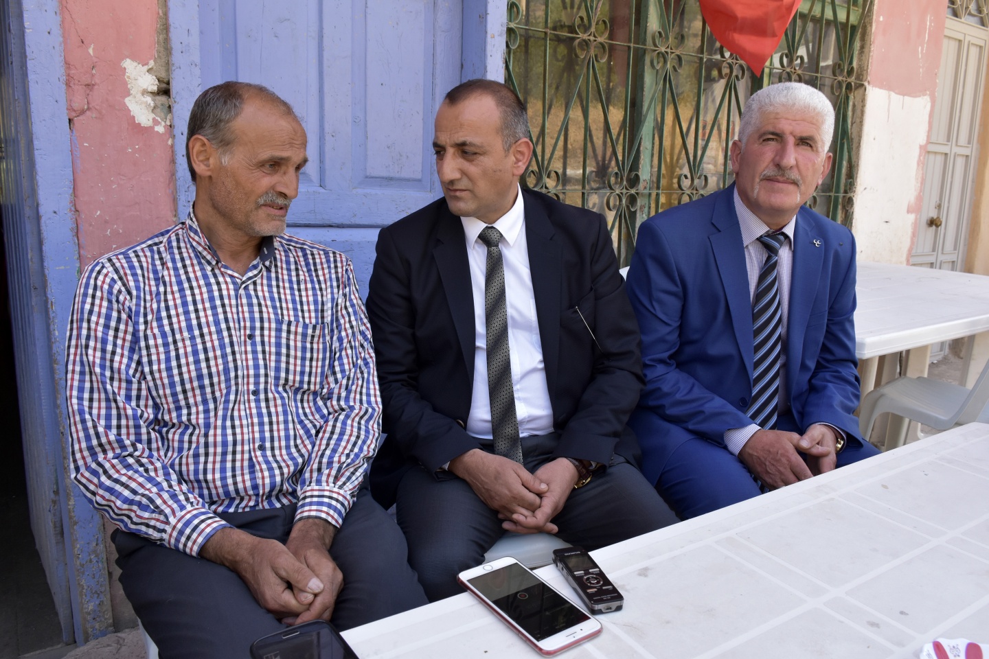 MHP heyetinden şehit öğretmenin ailesine taziye ziyareti 1