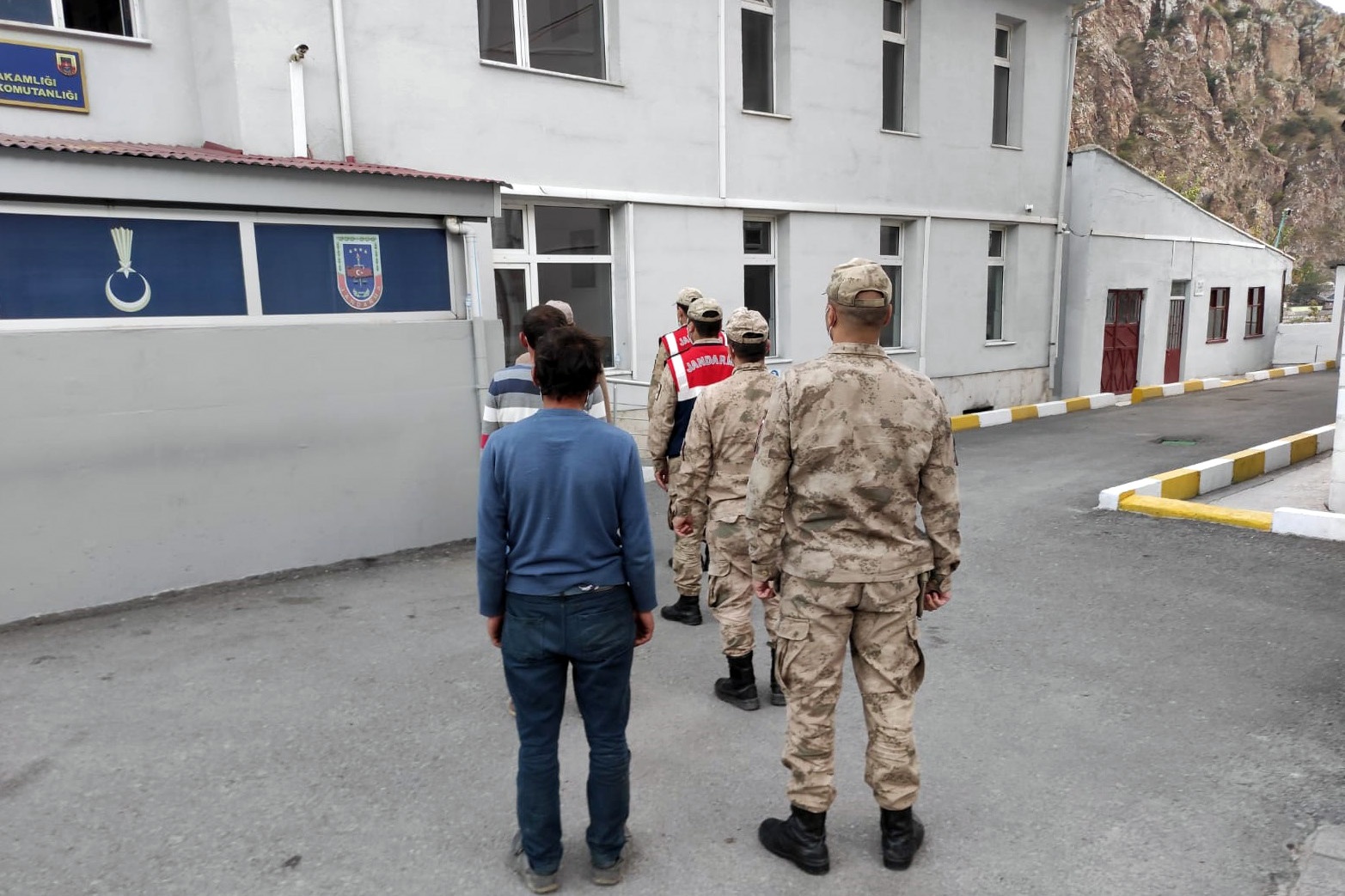 Artabel’de yaban keçisi avlayanlar suçüstü yakalandı 2