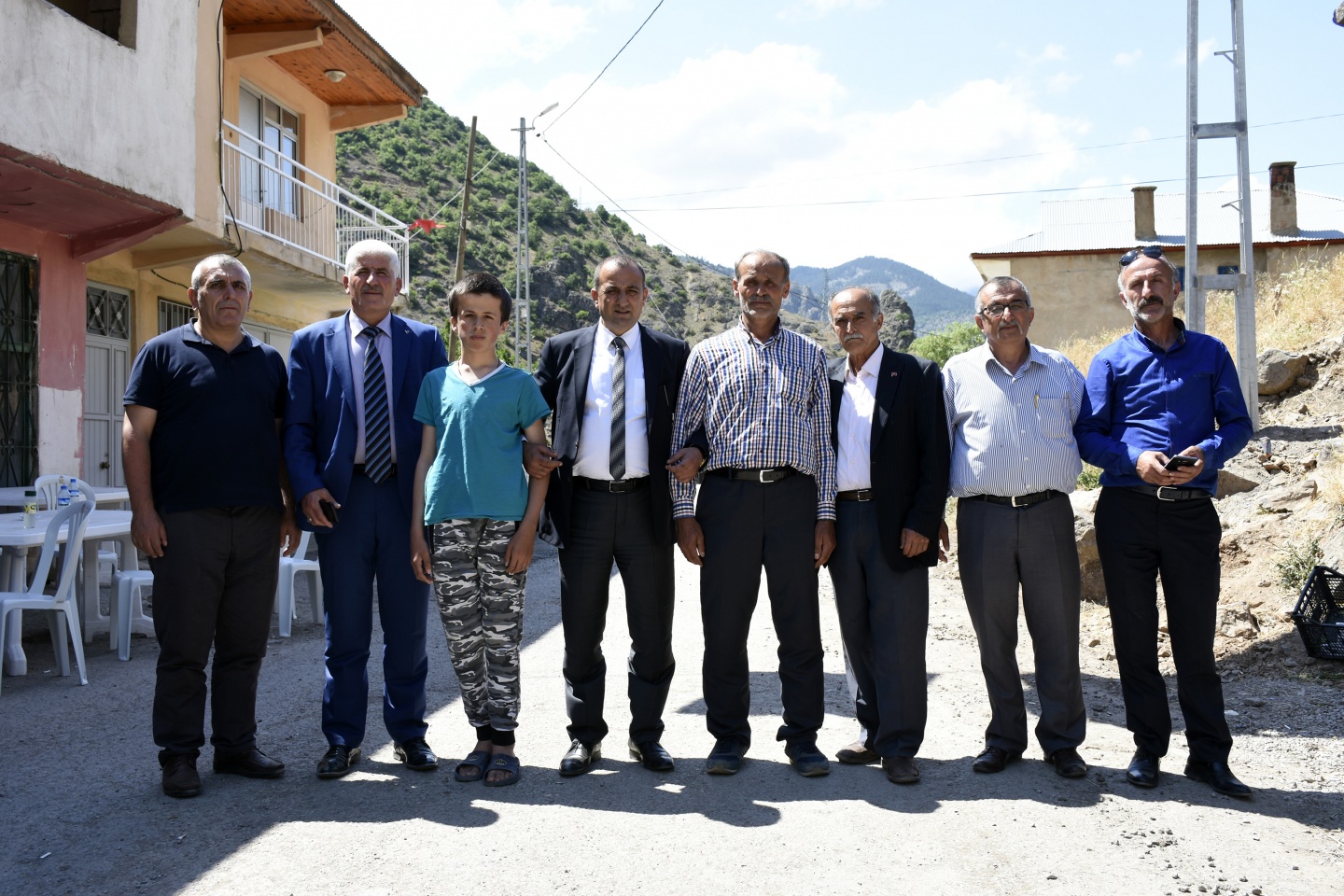 MHP heyetinden şehit öğretmenin ailesine taziye ziyareti 6