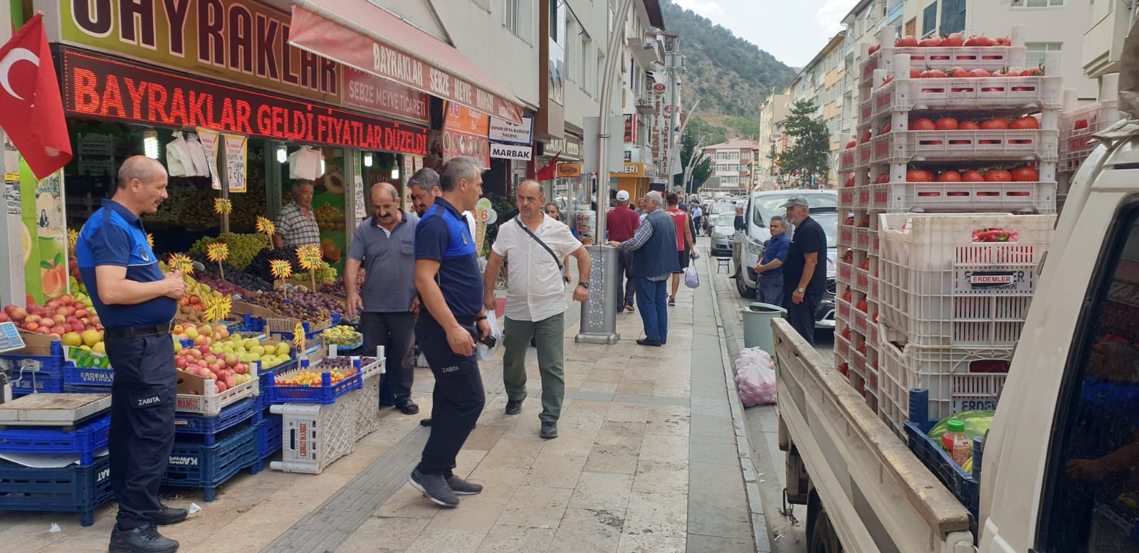 Gümüşhane Belediyesi kaldırım işgallerine son verdi 1