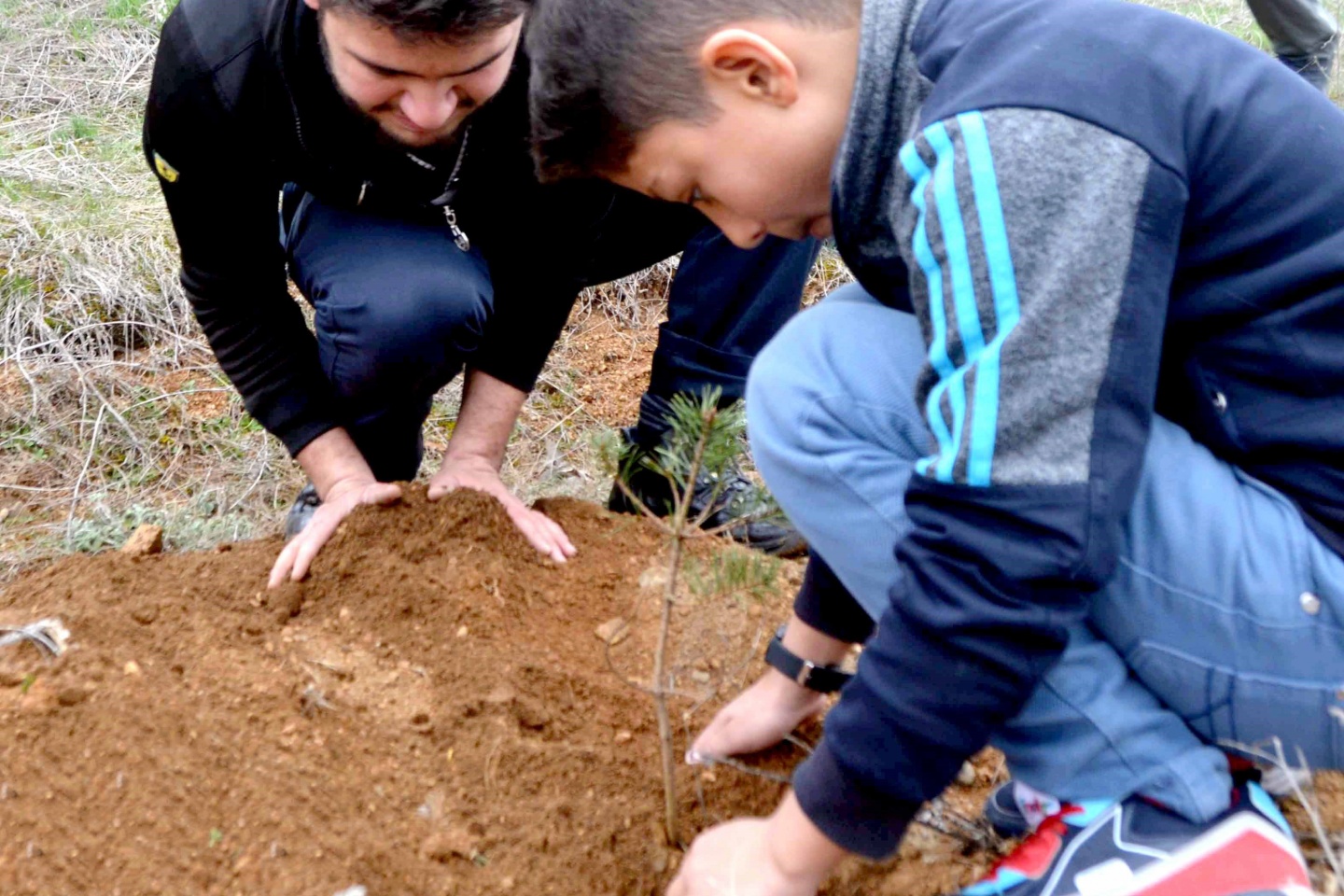AGD Çanakkale Şehitleri için fidan dikti 2