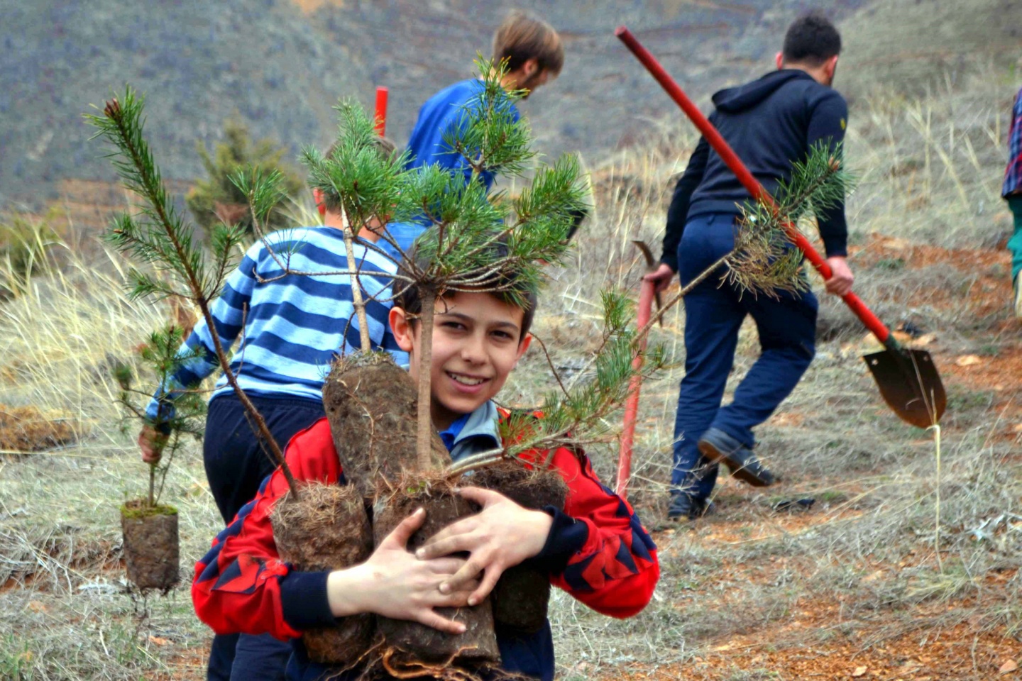 AGD Çanakkale Şehitleri için fidan dikti 5