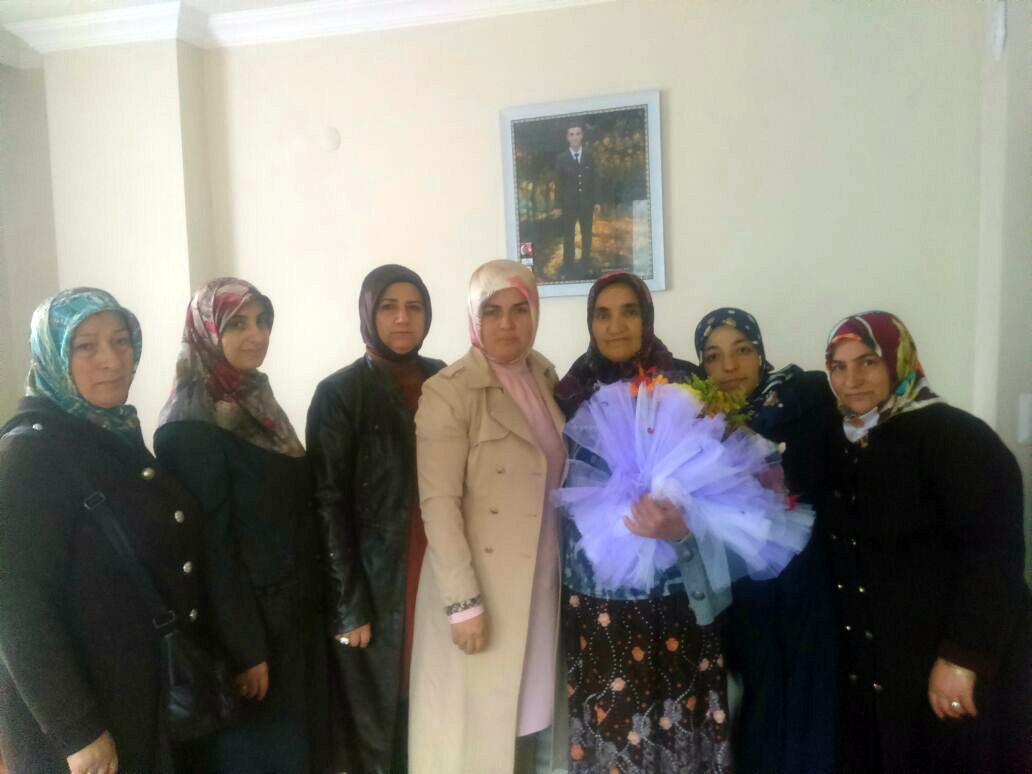 AK Kadınlardan anlamlı ziyaret 3