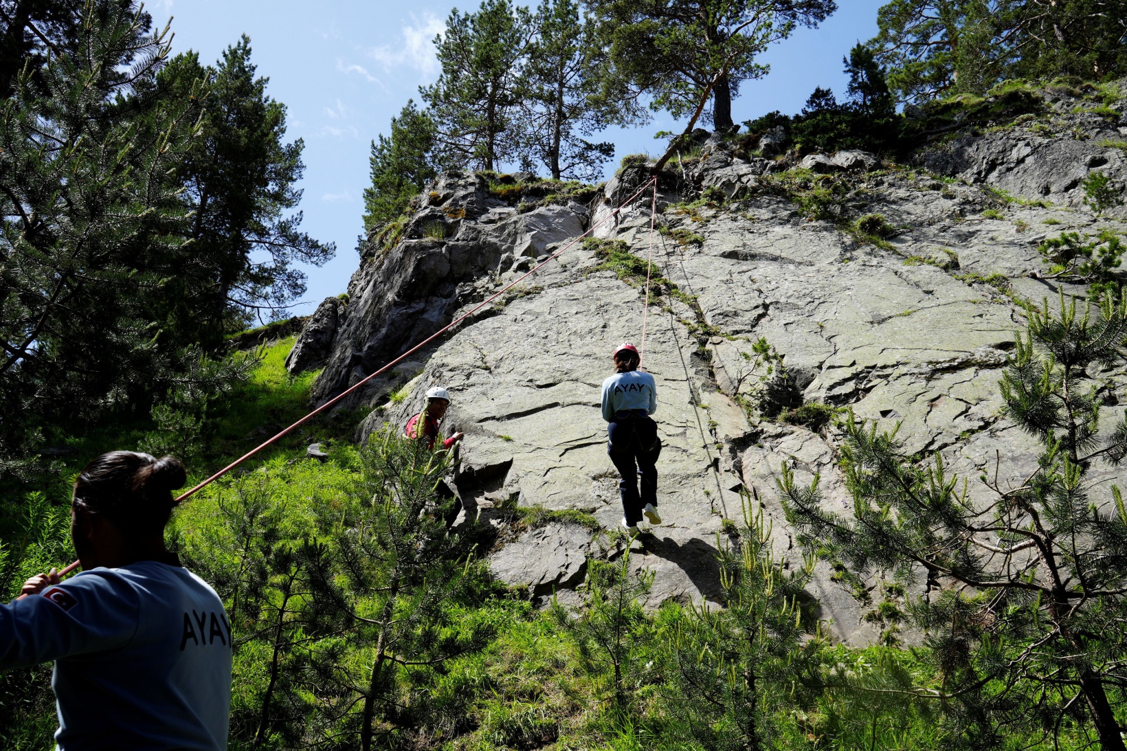 Altınpınar Limni Gölü'nde kamp kurup JAK ekiplerinden dağ tırmanışı eğitimi aldılar 5